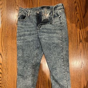 Size 11 indigo rein blue washed jeans. Waist 29 and stretchy
